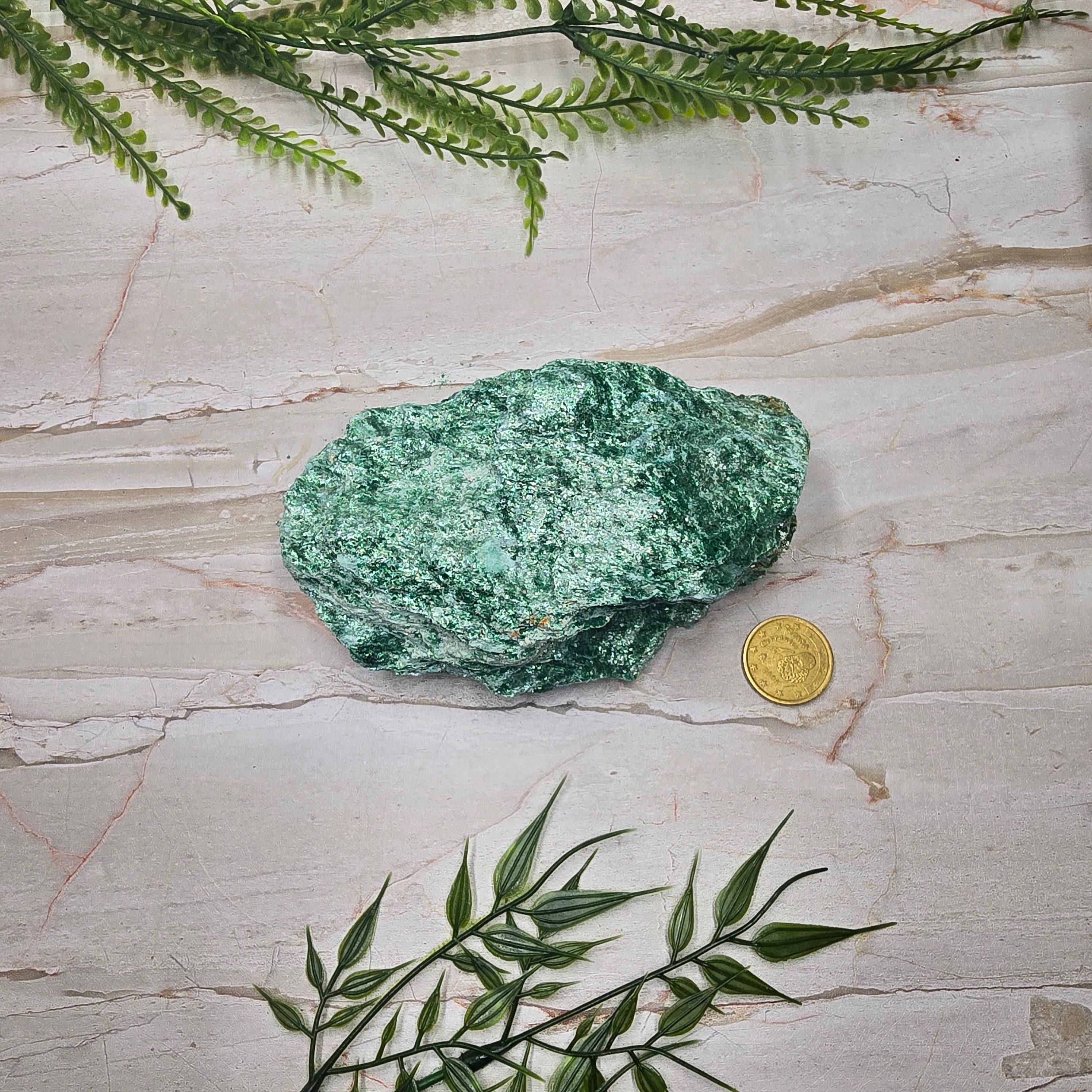 💚 Fuschite brute (586g) : la pierre qui booste ta vitalité & réveille ton cœur 🌿✨