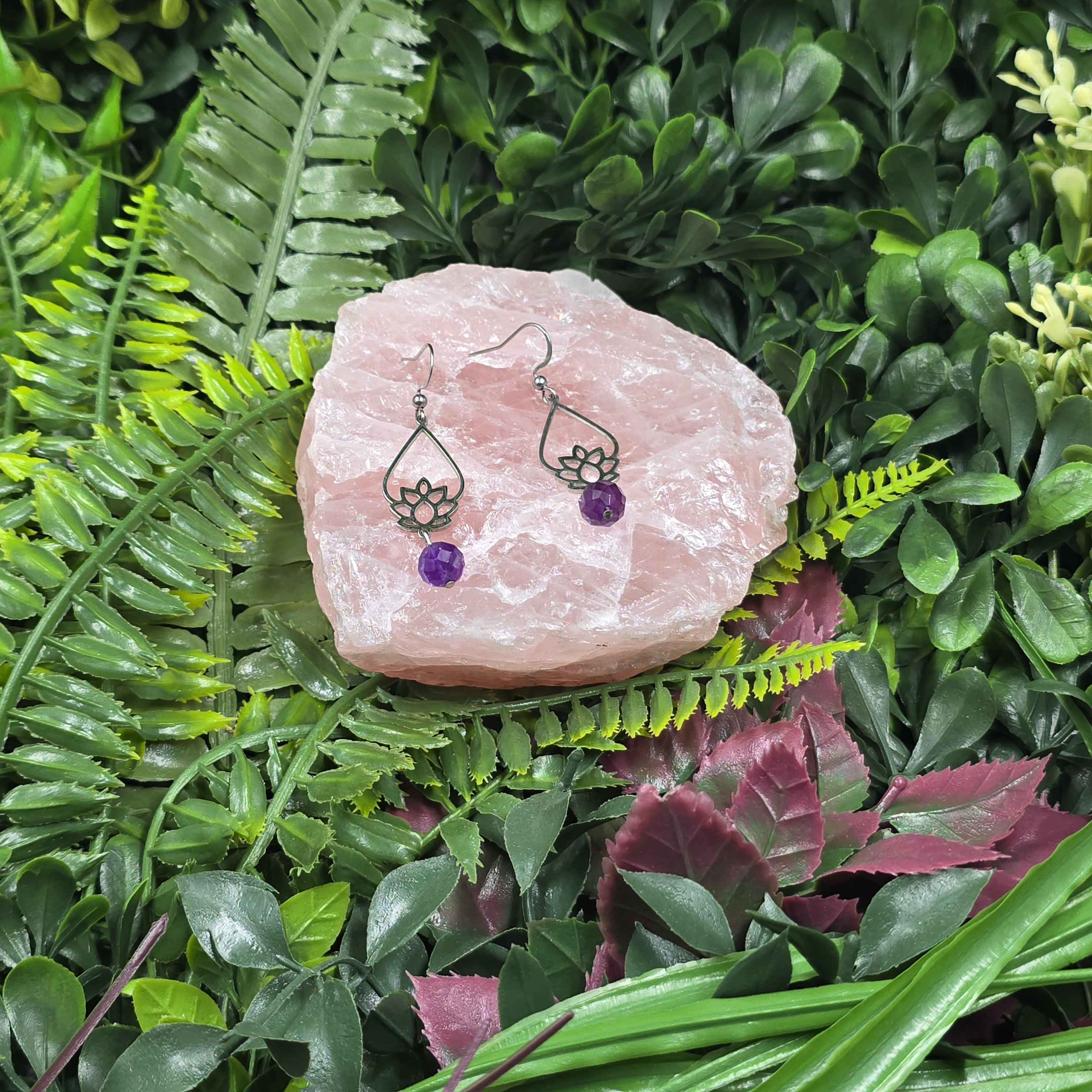 Boucles d’oreilles Lotus d’Améthyste – Calme et intuition 🌸