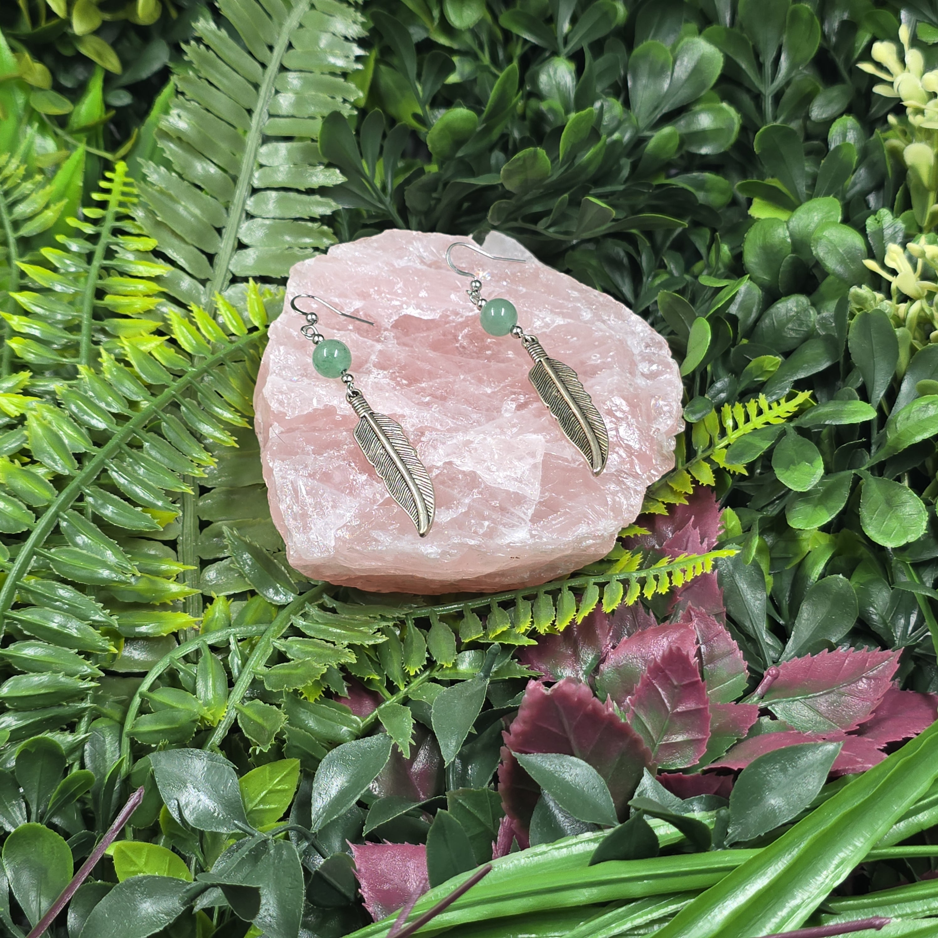 🪶 Boucles d’oreilles “Plumes Porte‑Bonheur” – Aventurine verte & acier argenté
