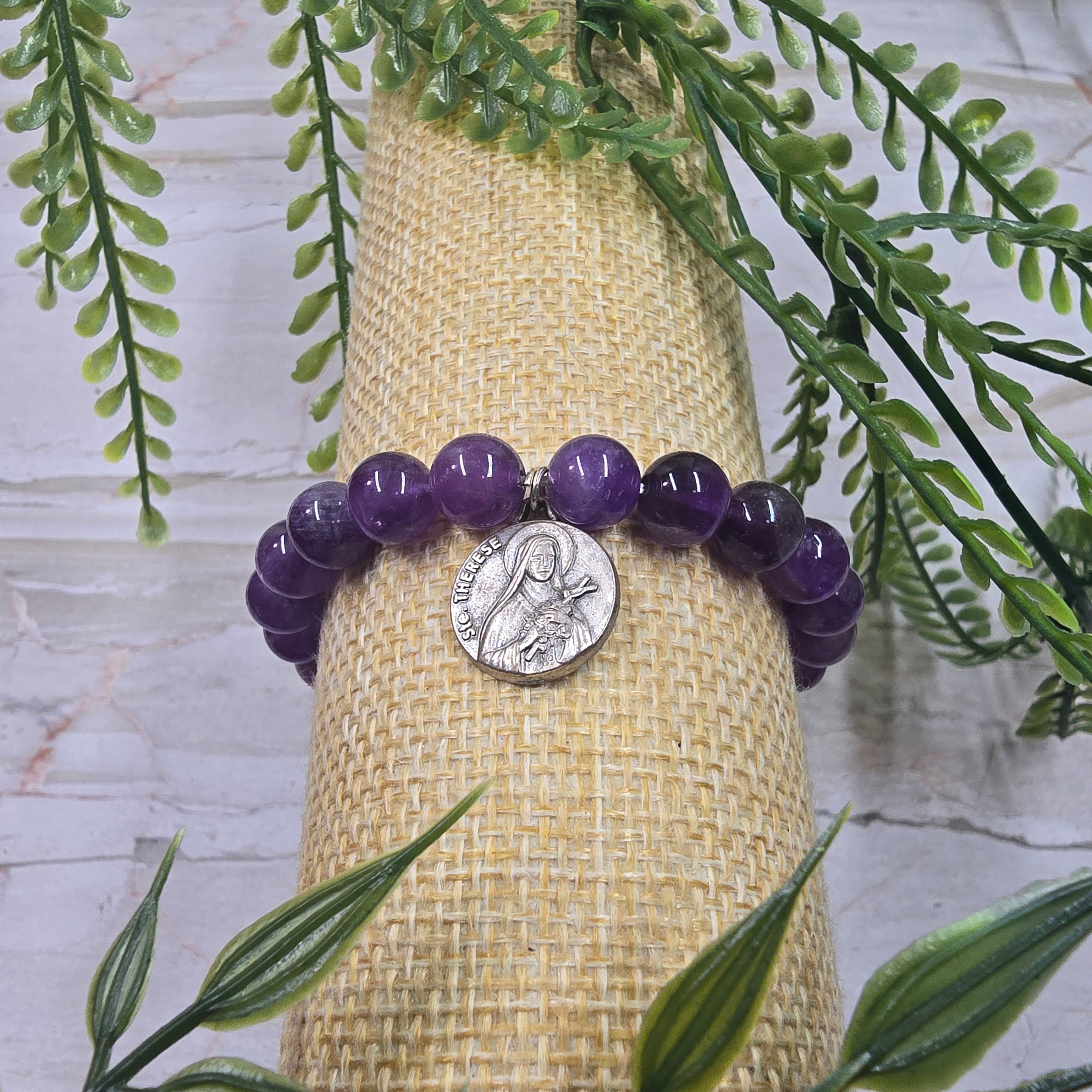 💜🙏 Bracelet élastique Améthyste 8 mm & Sainte Thérèse – sérénité & protection