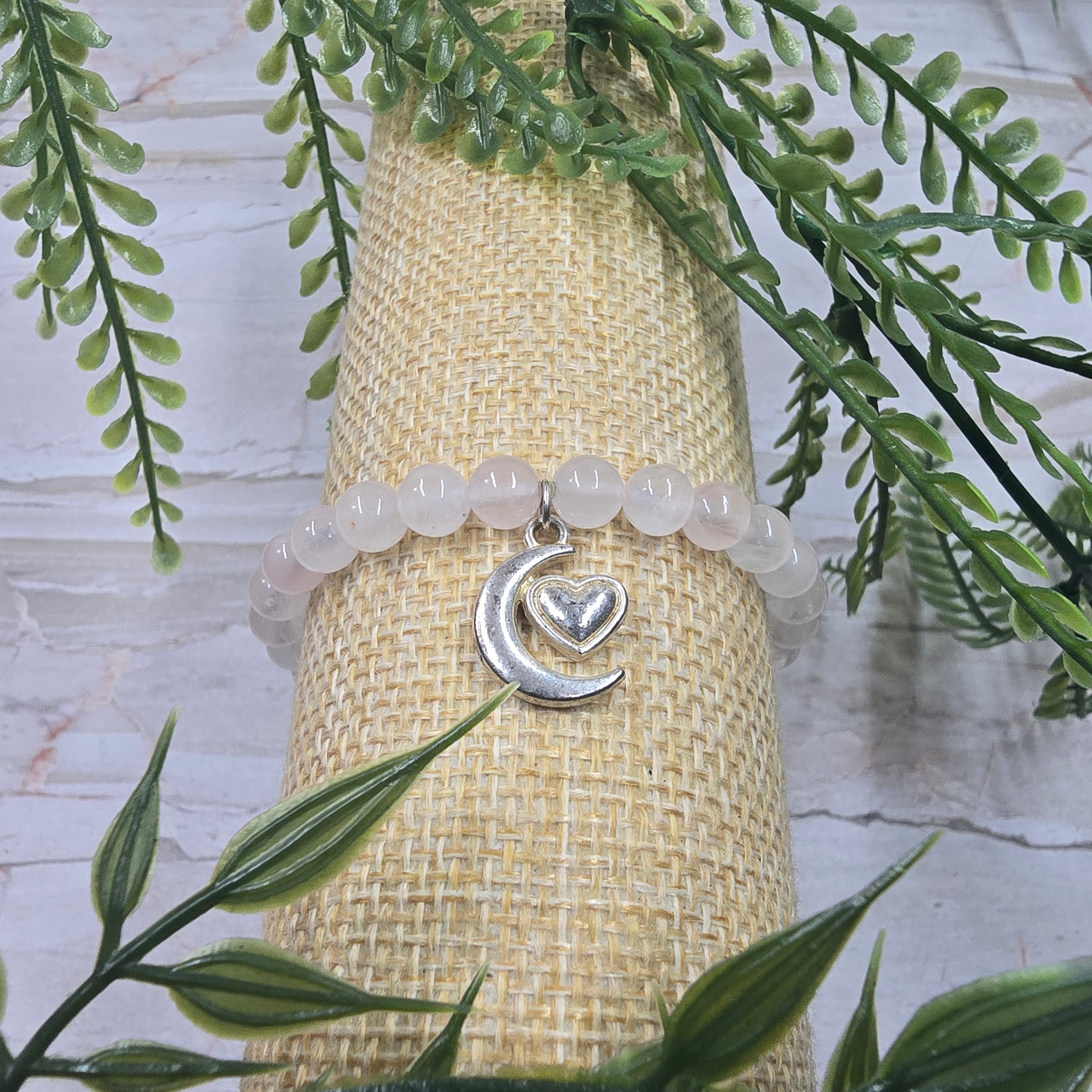 💗 Bracelet élastique Quartz Rose 6 mm & breloque cœur lune – amour & féminité