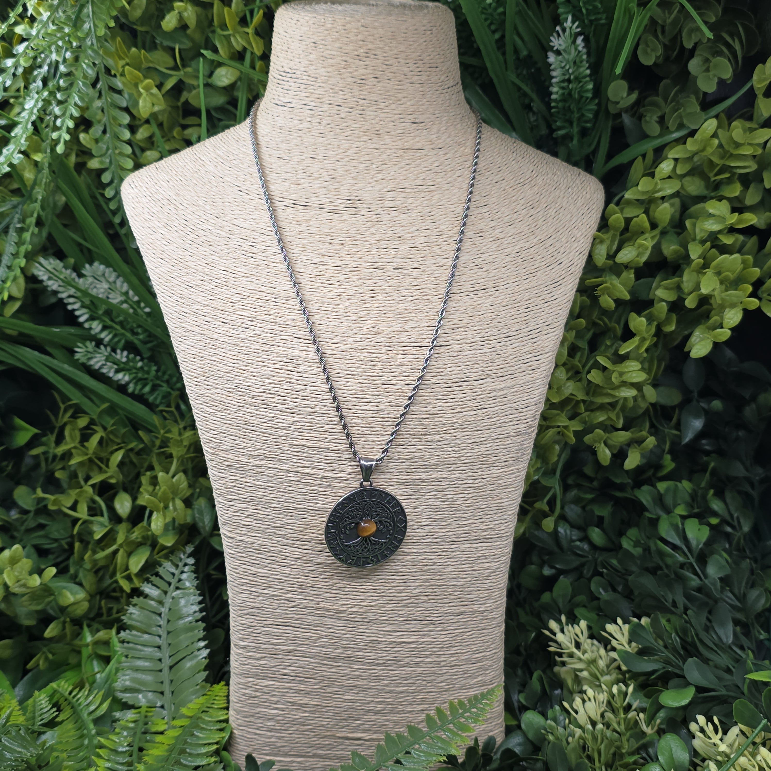 Collier “Yggdrasil Viking” – Œil de tigre ✨