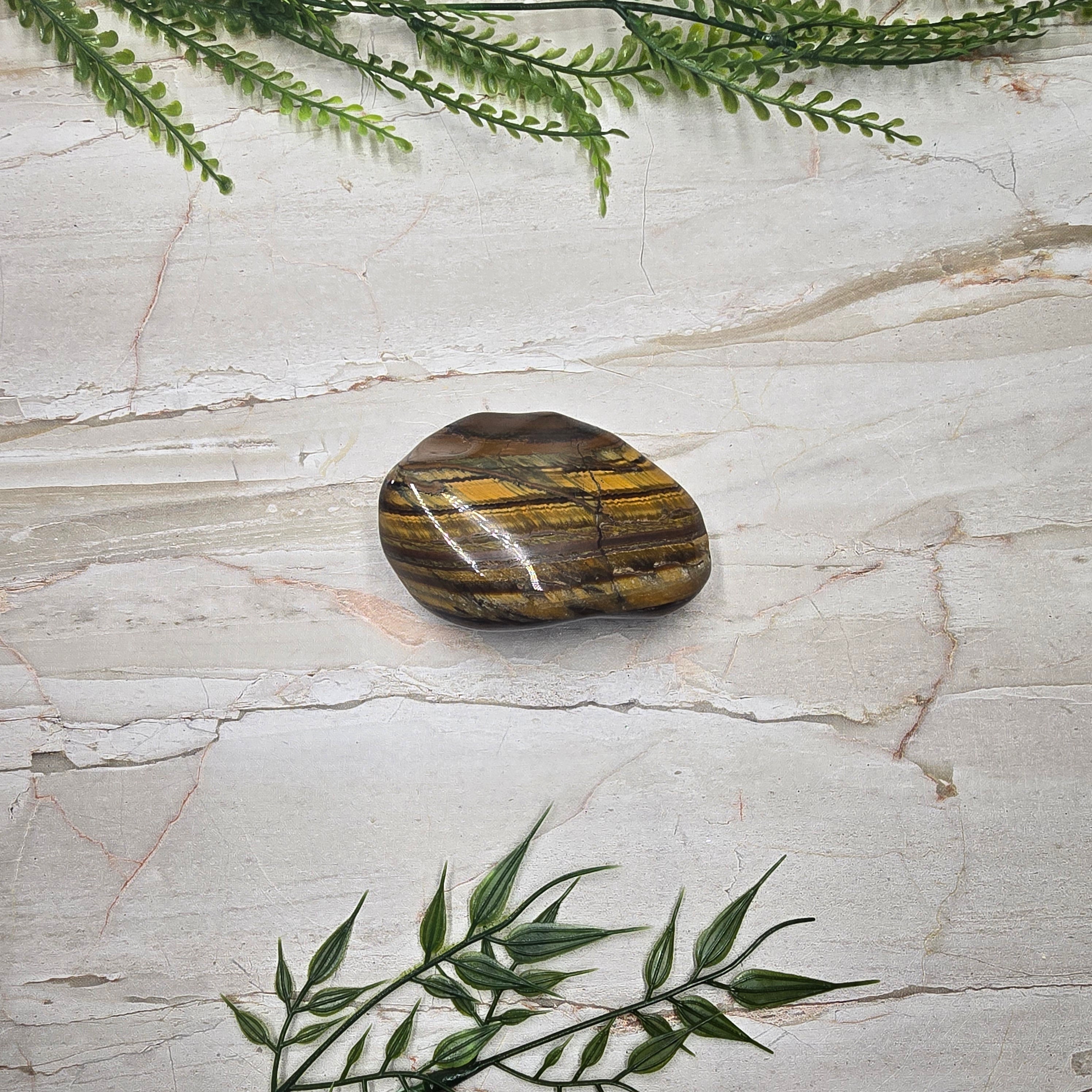 🐯 Œil de Tigre poli (255g) : la pierre qui unit élégance, confiance & protection ✨💛