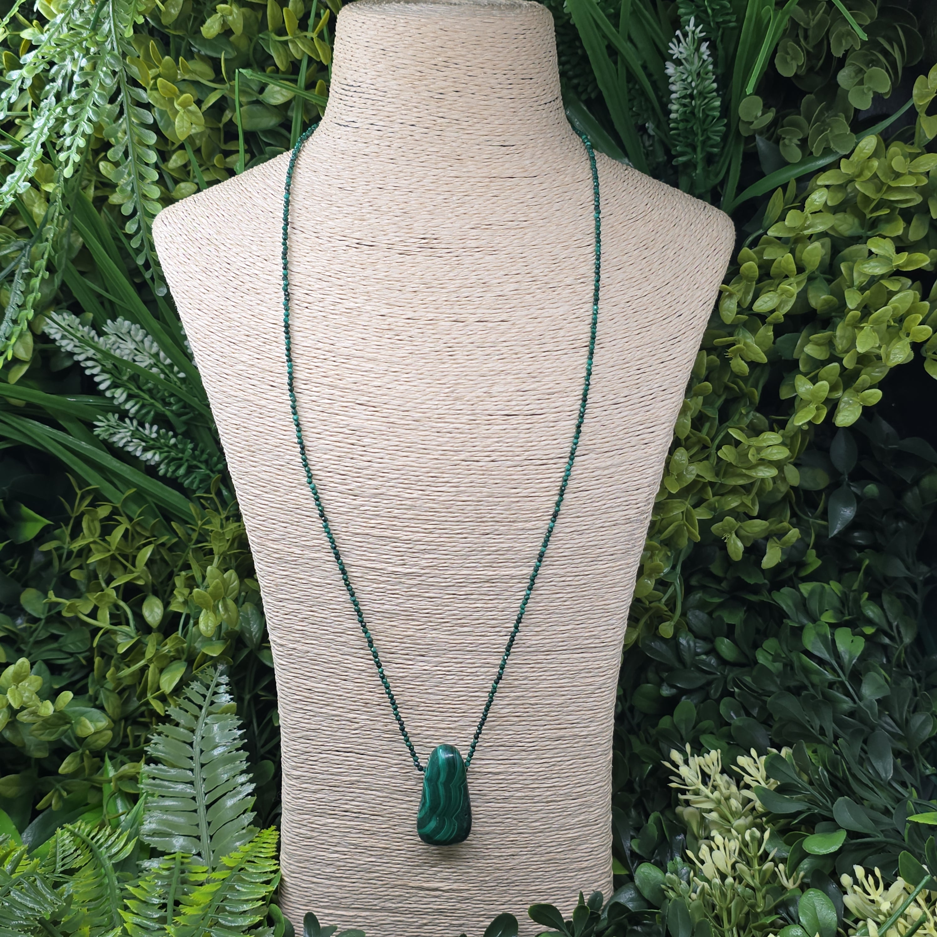 Sautoir “Mues & Audace” – Malachite 80 cm ✨