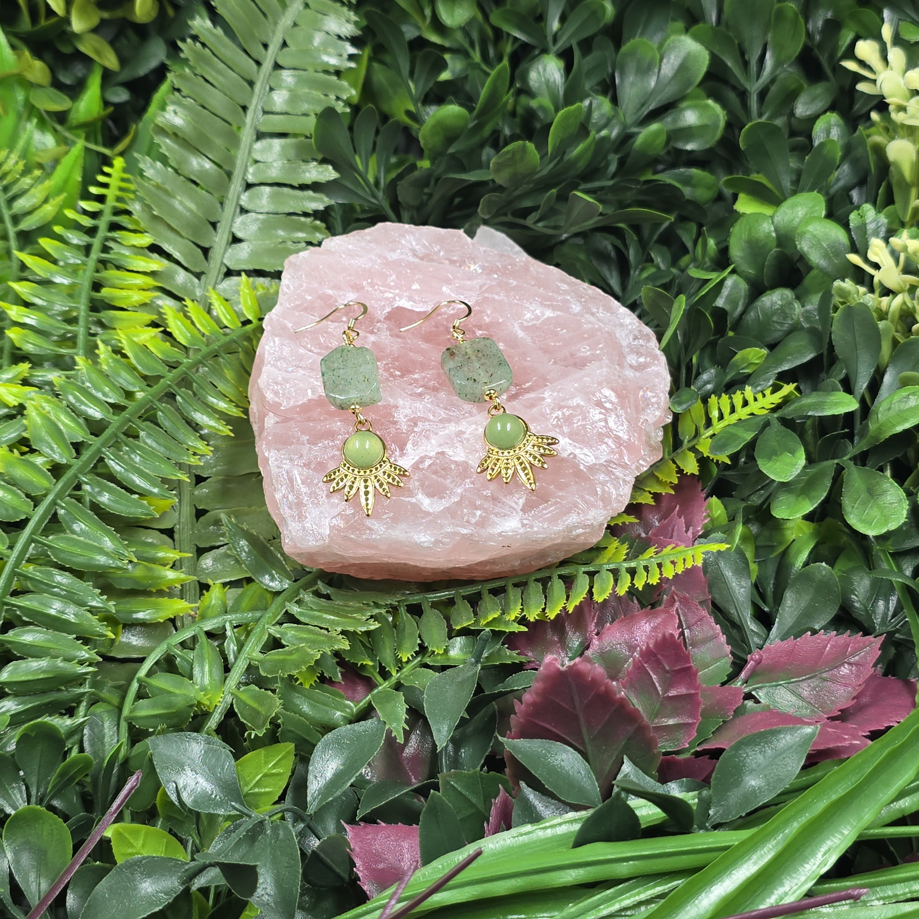 boucles d’oreilles aventurine verte dorées soleil acier inoxydable – bijou féerique Mirella Pietra 🌿✨