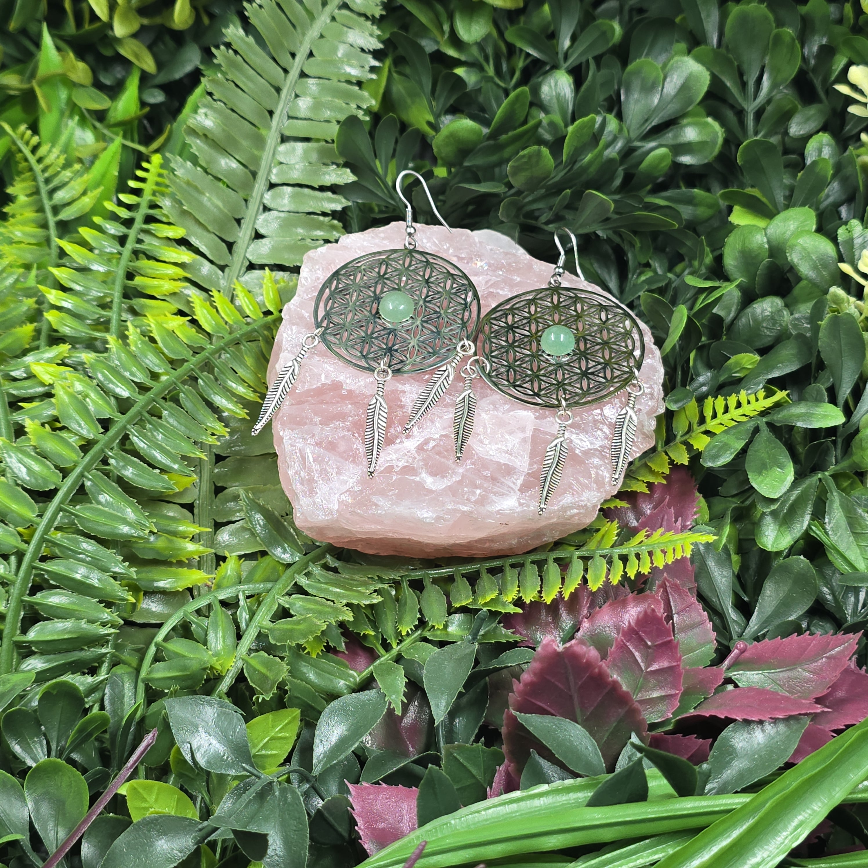 🕊️ Boucles d’oreilles “Fleur de Vie Sauvage” – Aventurine verte & acier argenté ✨