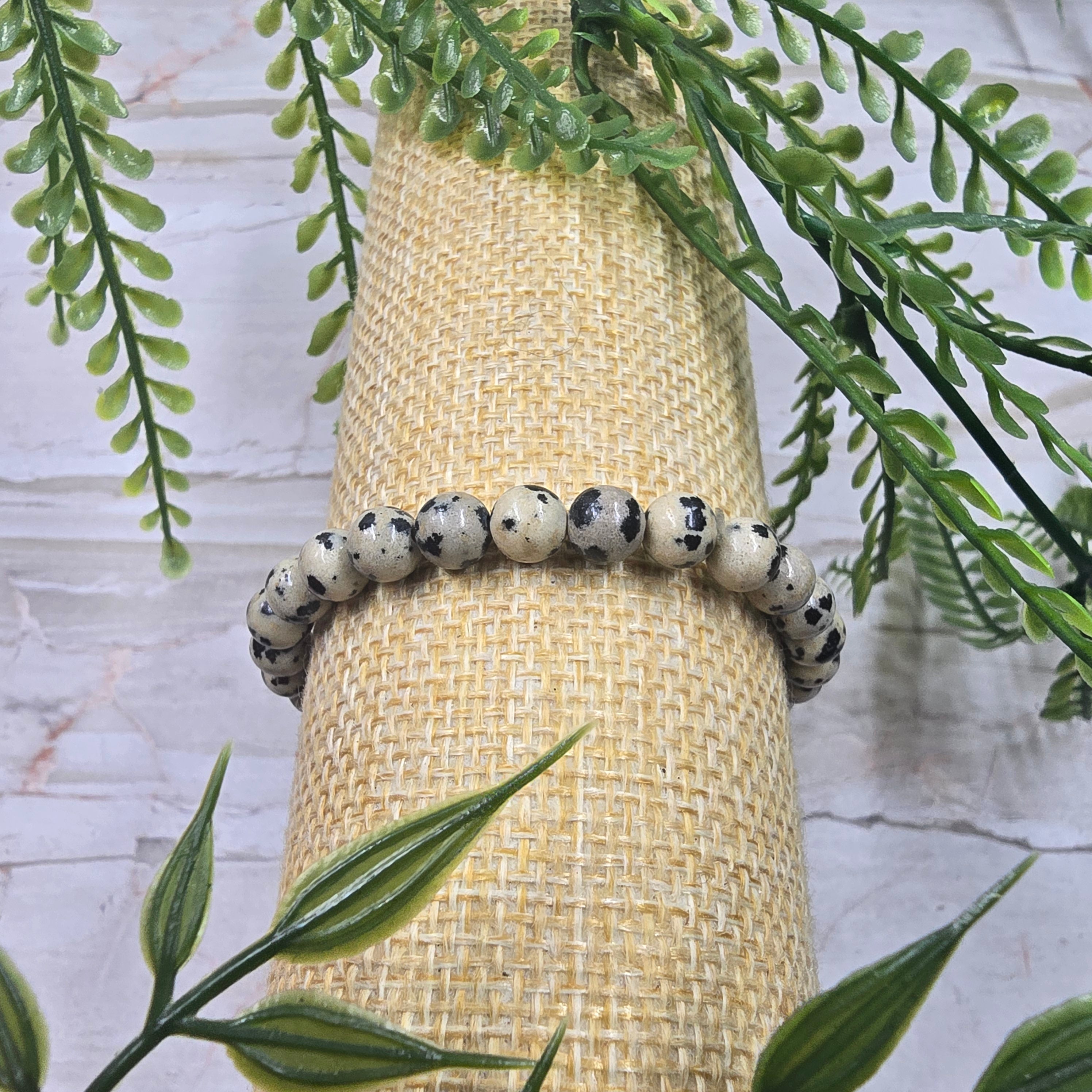 🐾 Bracelet élastique Jaspe Dalmatien 6 mm – joie & protection