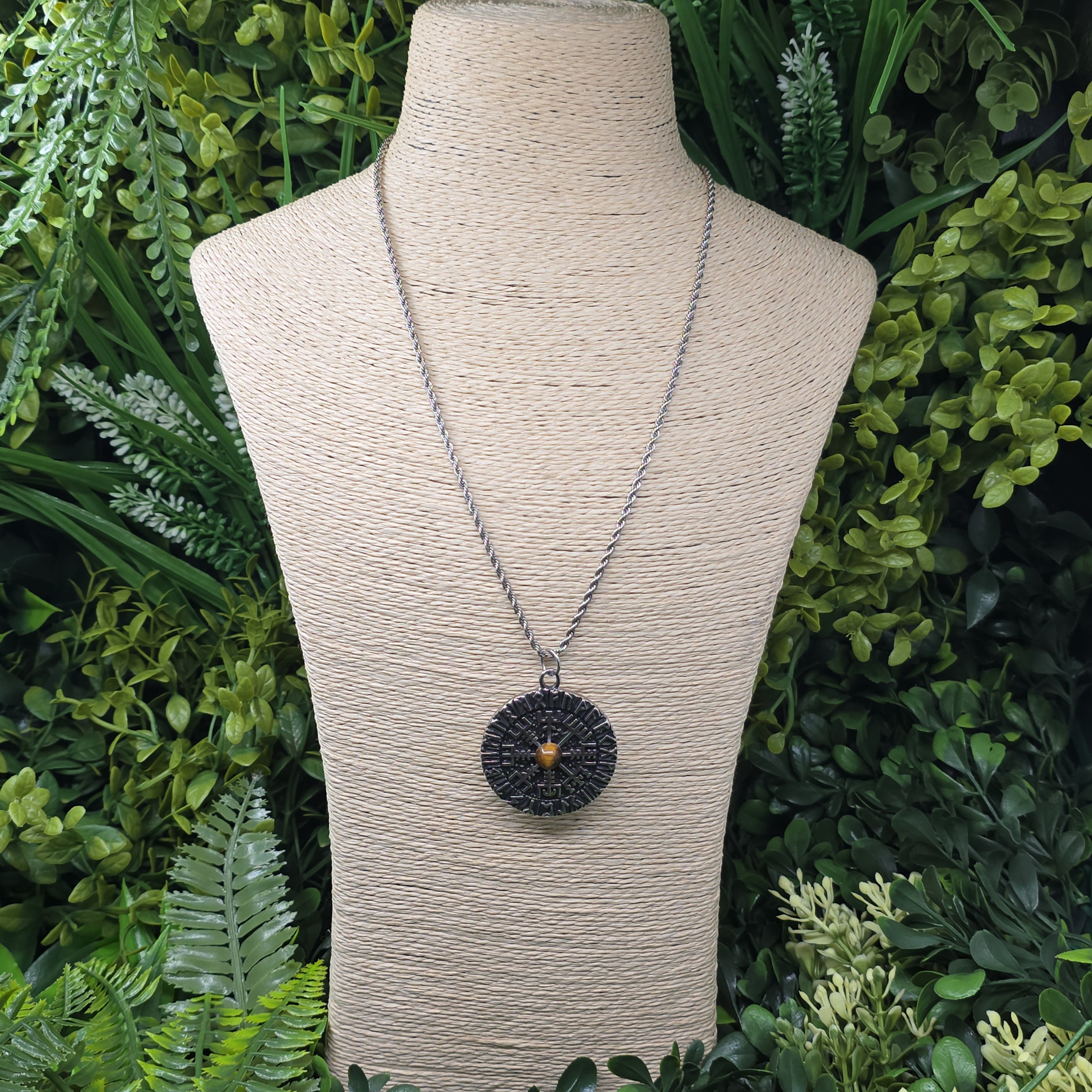 ⚔️ Collier Vegvísir Viking – Œil de Tigre 🐯 | Force & Protection