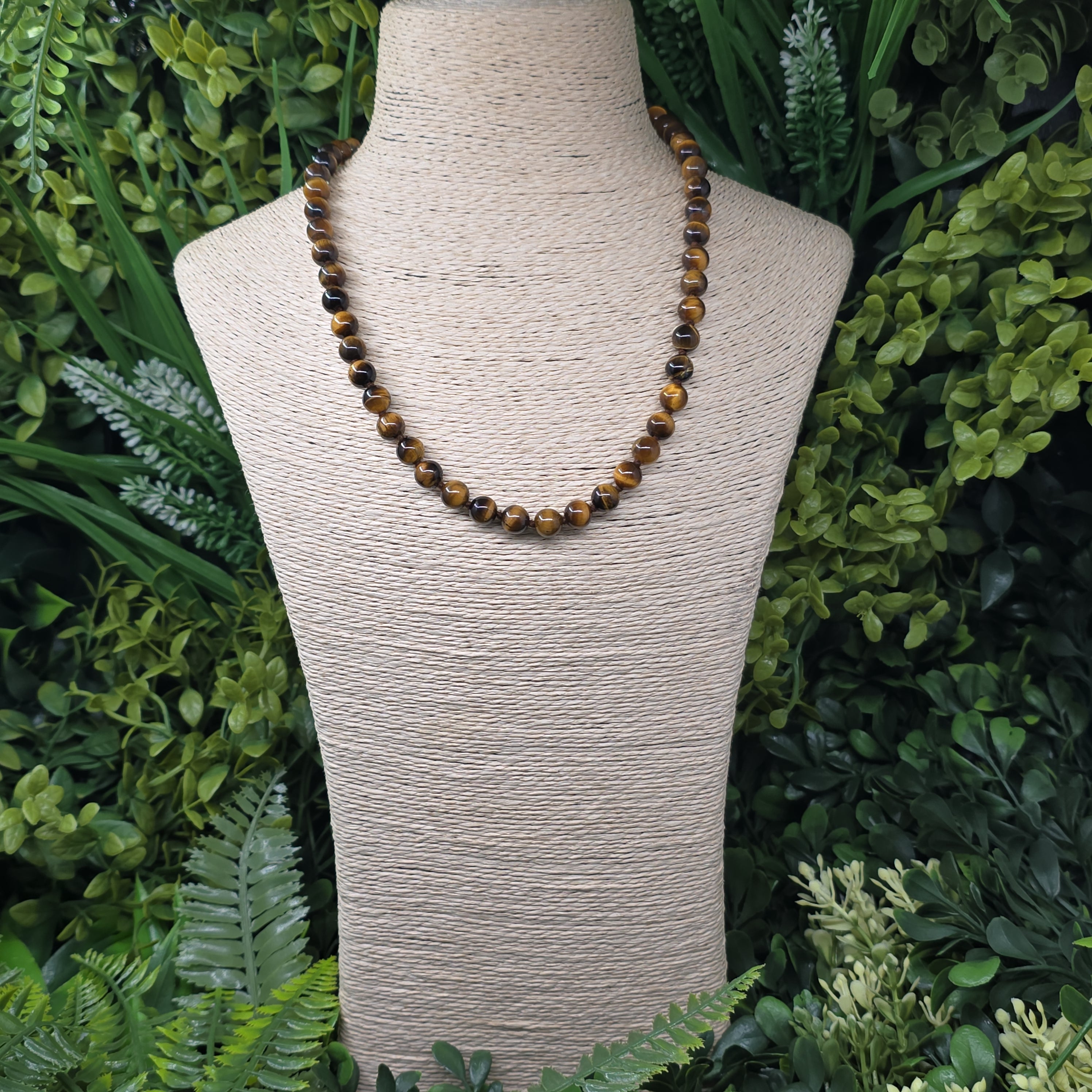 Collier perles 8 mm “Talisman Félin” – Œil de tigre | Fermoir acier inox ✨