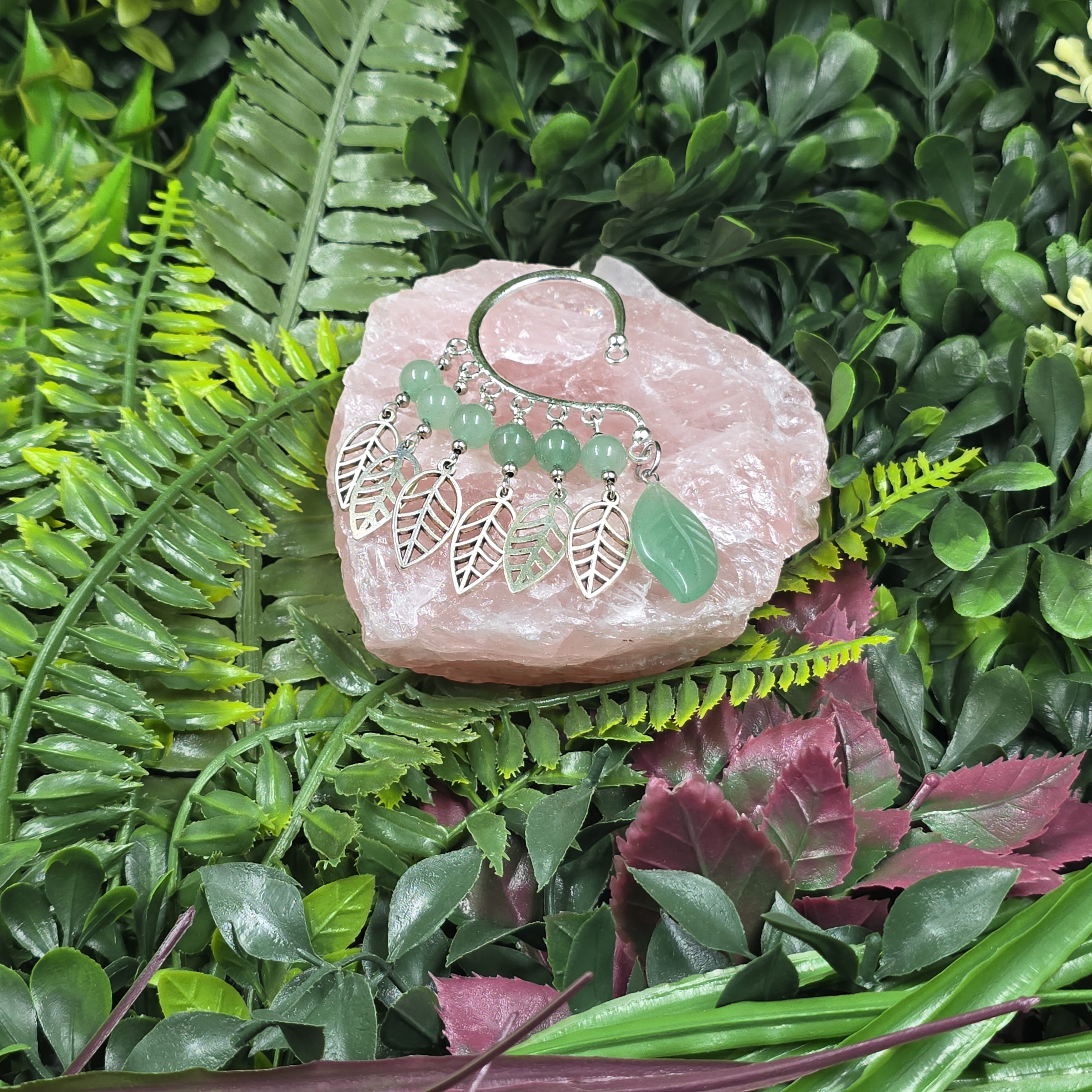 🍃 Ear Cuff “Élégance Elfique” – Aventurine verte & feuilles d’argent ✨