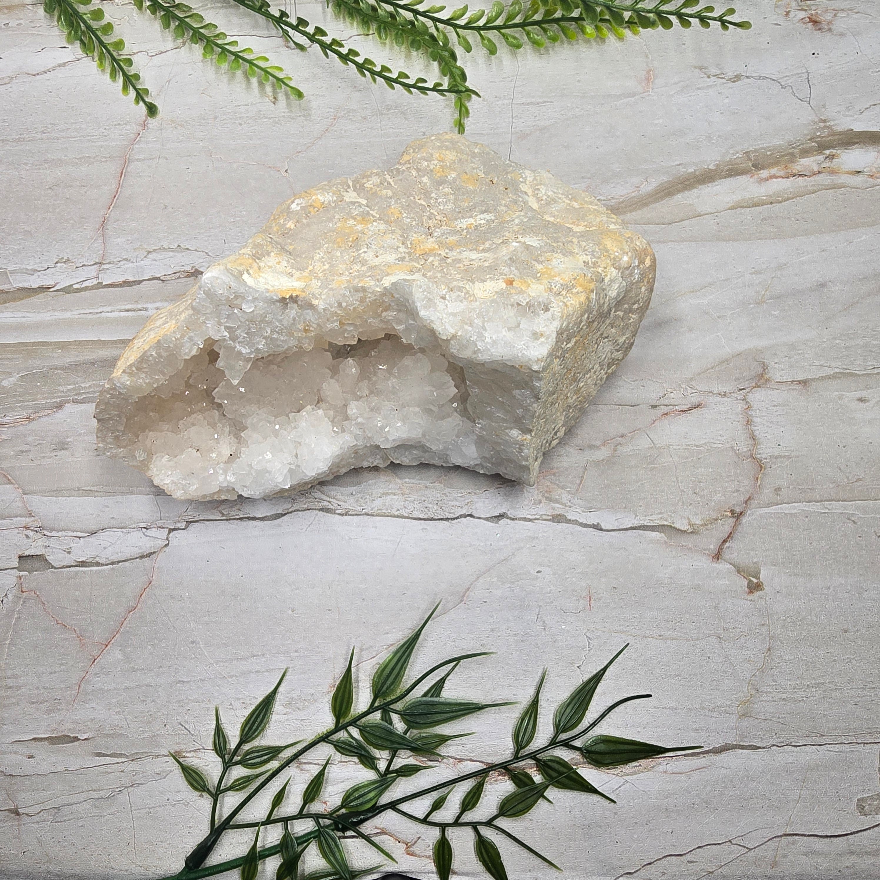 🤍 Géode de Cristal de Roche (1115g) : la pierre qui amplifie ton énergie & illumine ton espace ✨💎