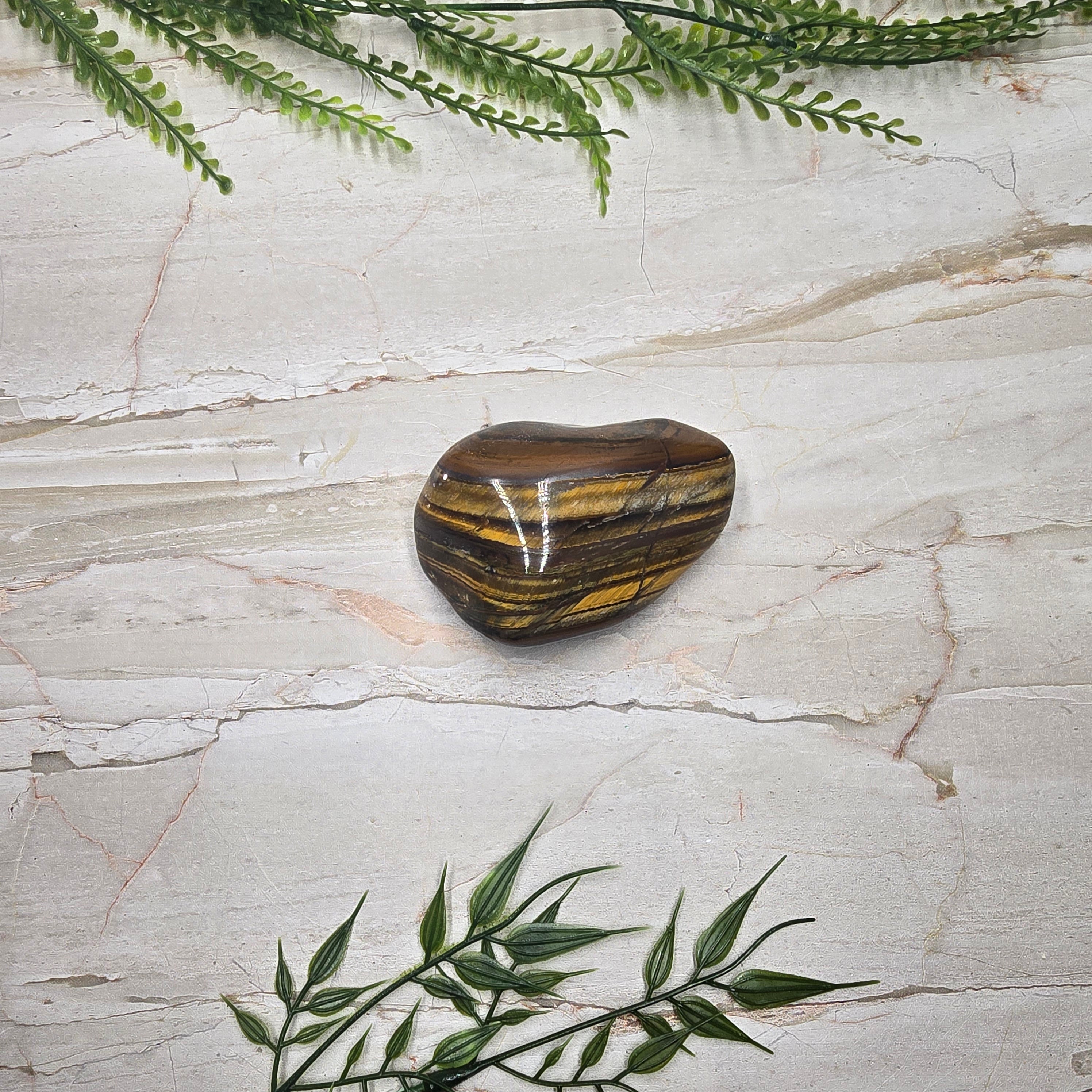🐯 Œil de Tigre poli (255g) : la pierre qui unit élégance, confiance & protection ✨💛