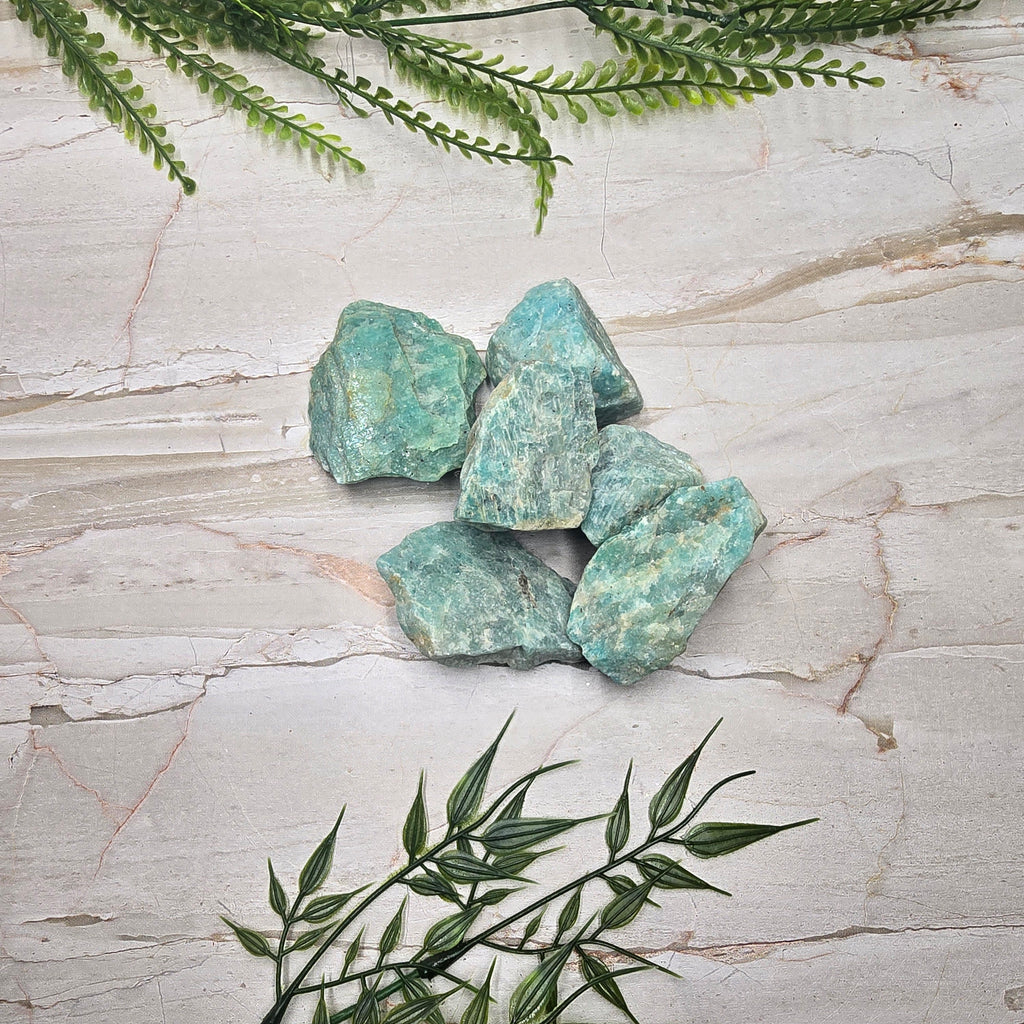 💚 Amazonite brute (50g à 85g) : la pierre qui t’aide à retrouver confiance & harmonie 🌿✨