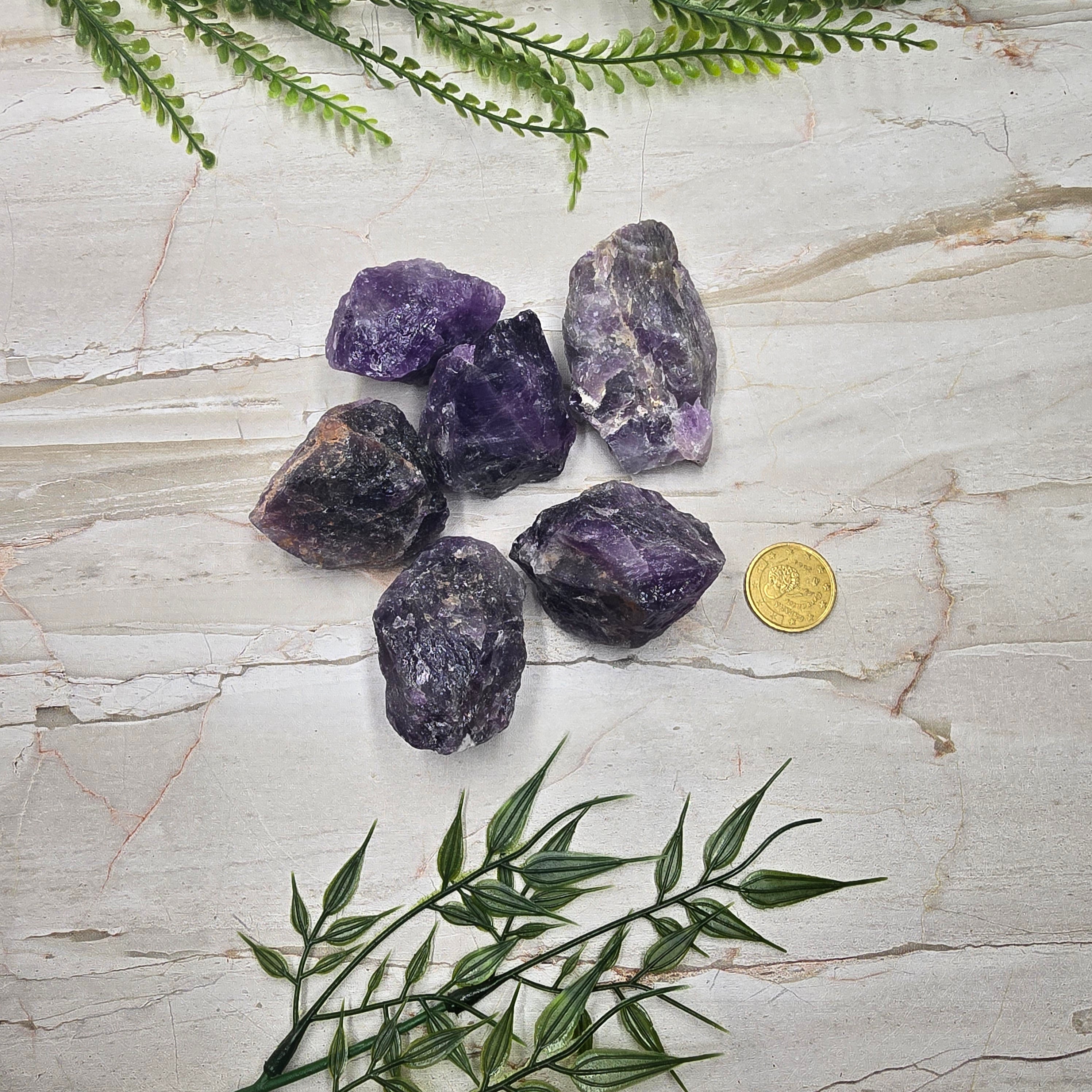 💜 Améthyste brute (70g à 100g) : la pierre qui met ton cerveau en mode zen (et ton âme en wifi avec l’univers) 🌌✨