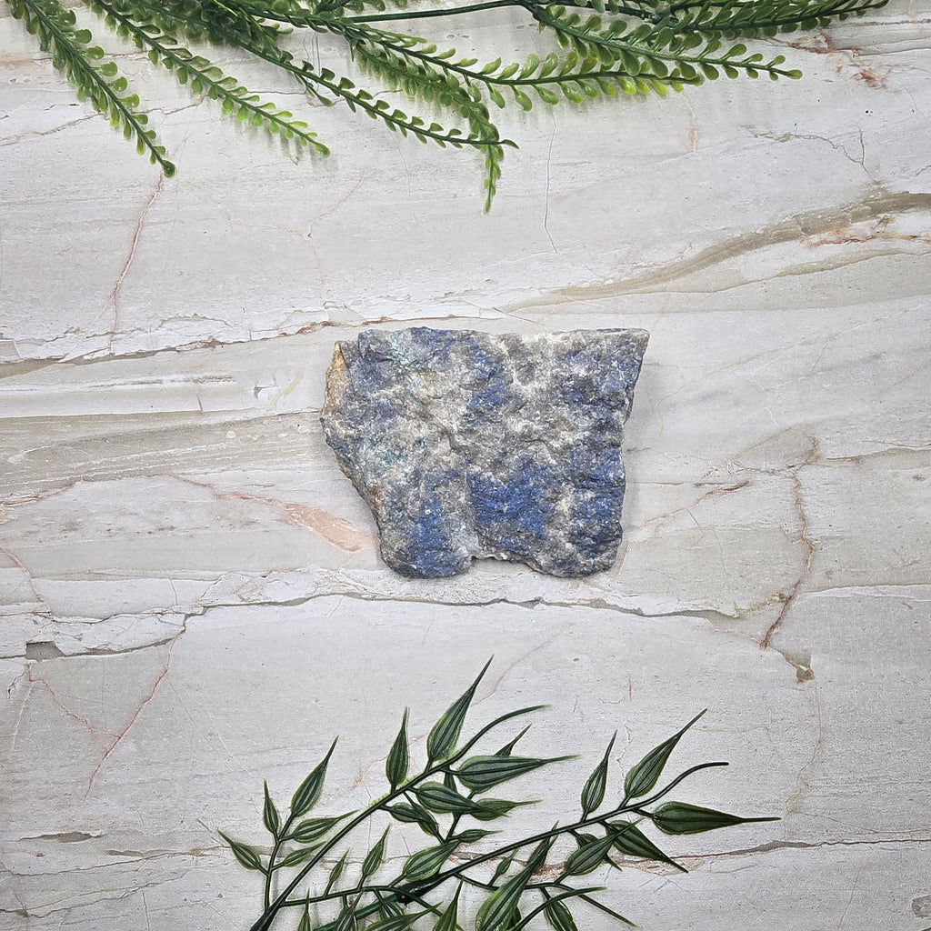 💙 Quartz Bleu brut (309g) : la pierre qui clarifie ton esprit & ouvre la communication ✨🔵