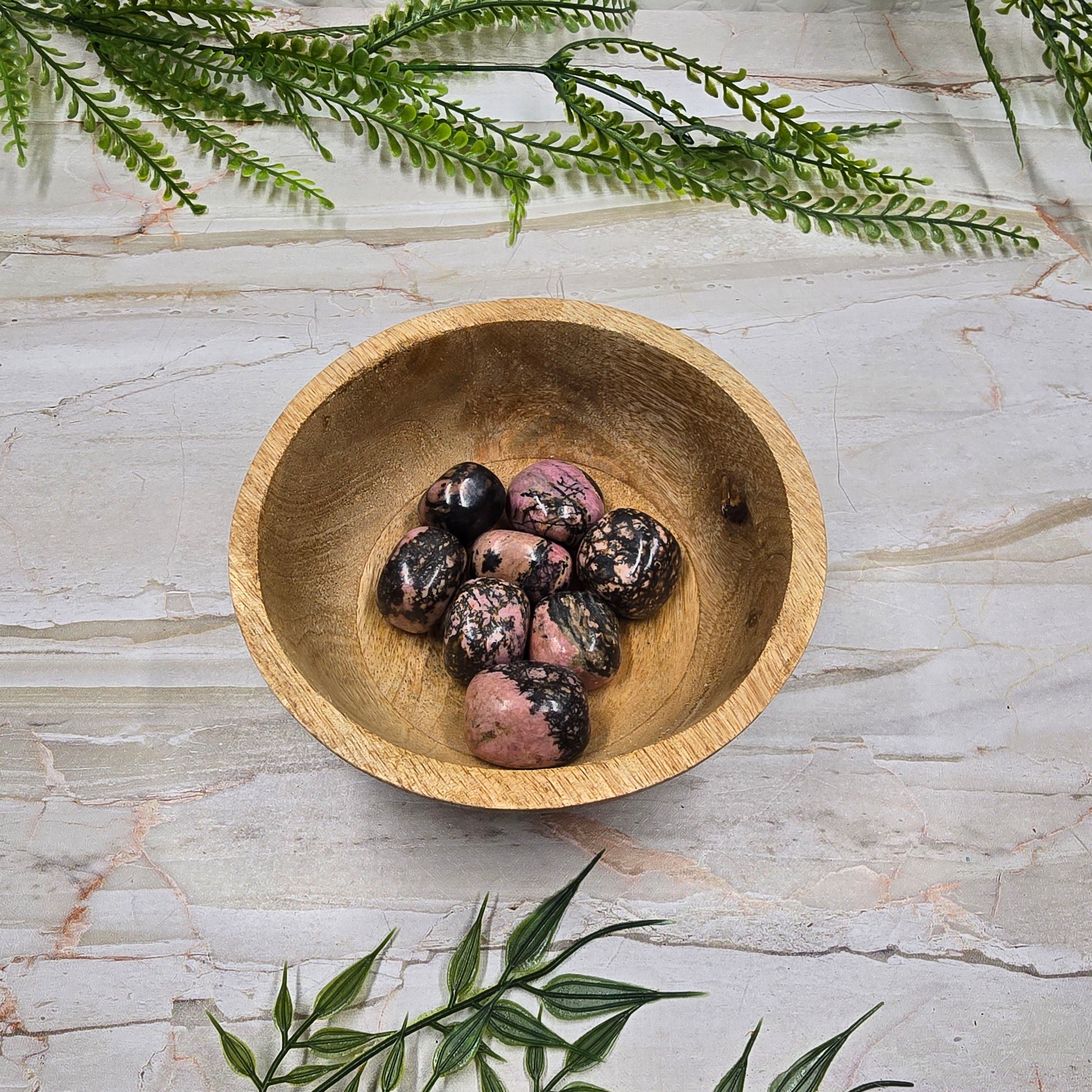 Rhodonite – Amour & Guérison 💕🌸