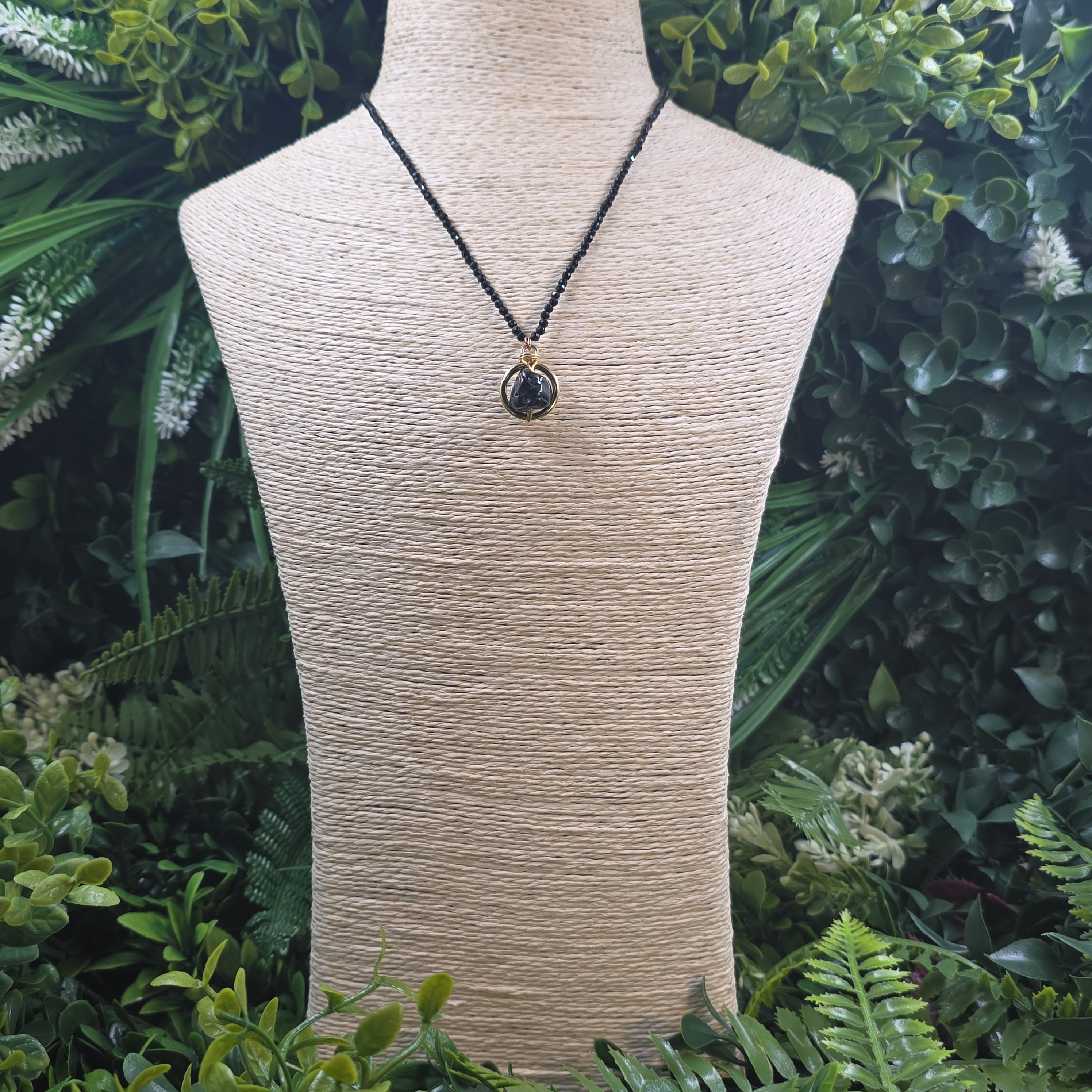 Collier Spinelle Facetté "Le Noir qui Brille"🌟