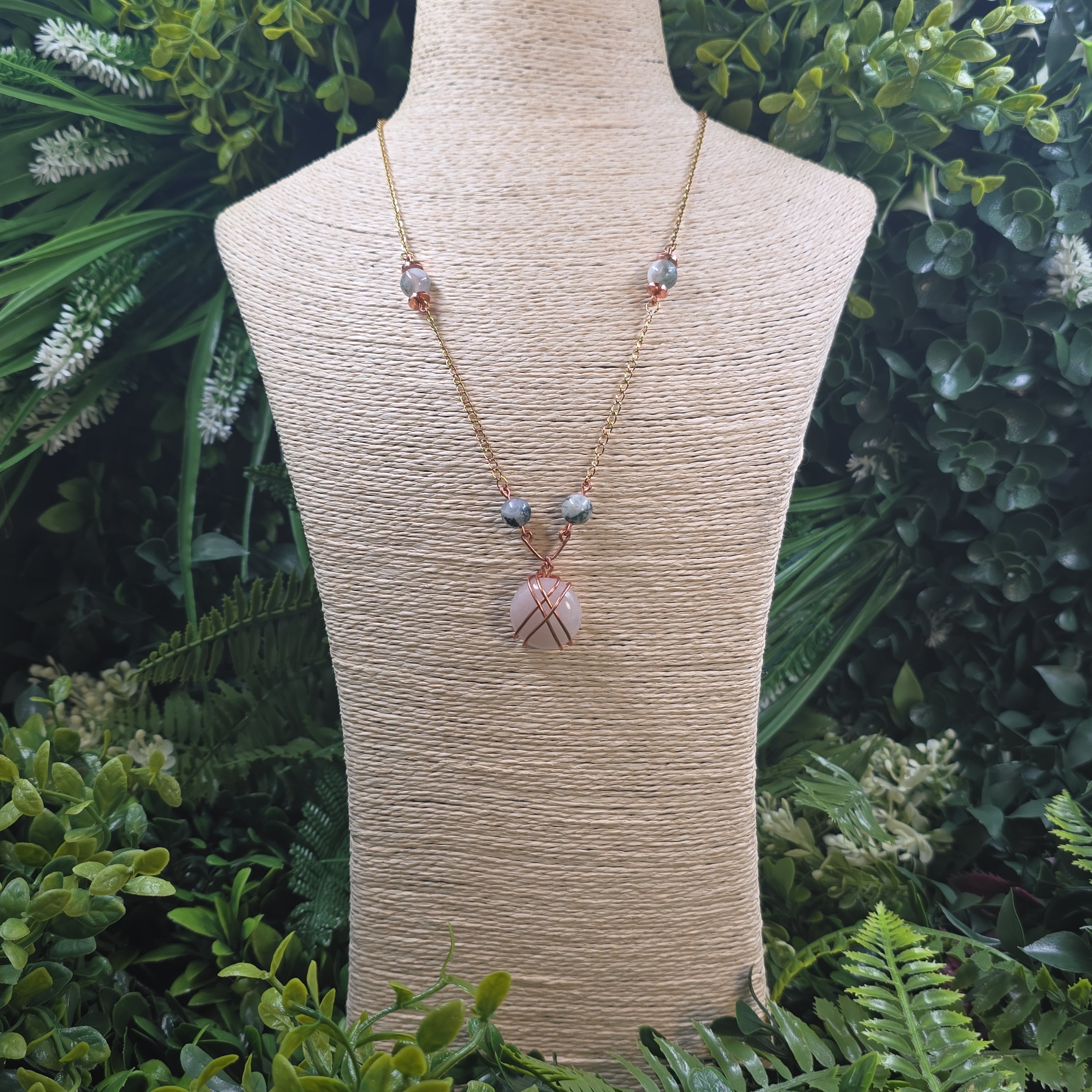 🌸 "Douceur Sauvage" – Collier Quartz Rose, Agate Arbre & Fil de Cuivre